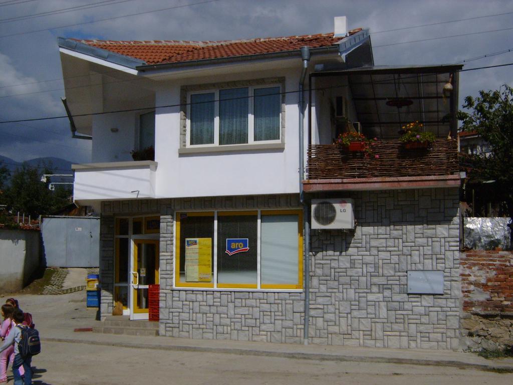 Georgievi Guest House Kalofer Exterior foto